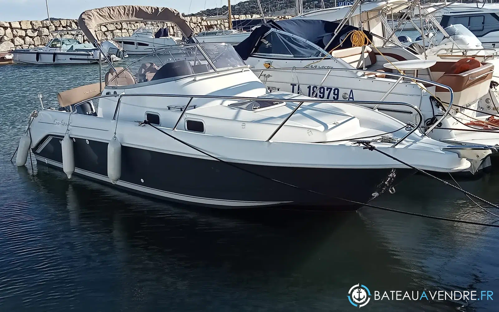 slider 1 B2 Marine Cap Ferret 752 Cruiser