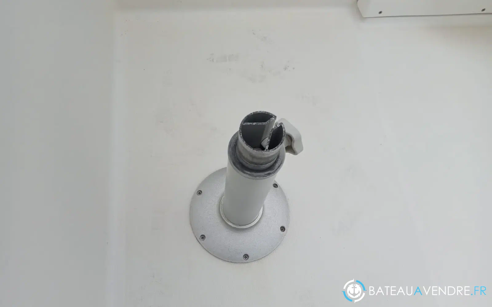 slider 12 Jeanneau Cap Camarat 755 WA