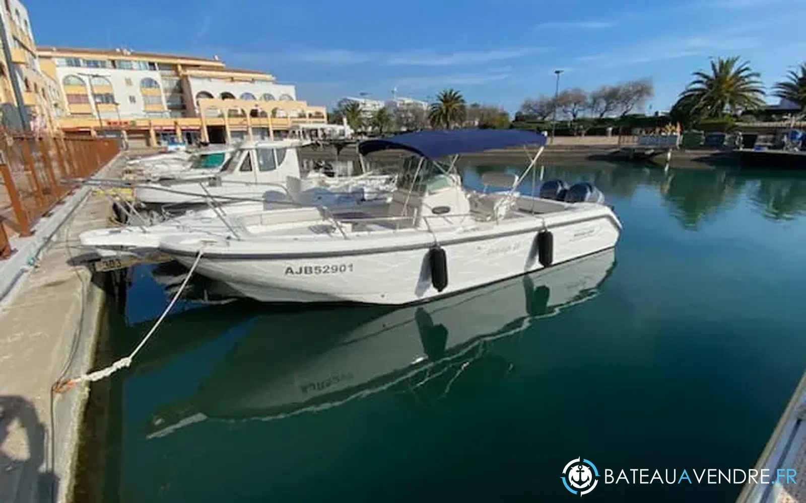 slider 0 Boston Whaler 26 Outrage