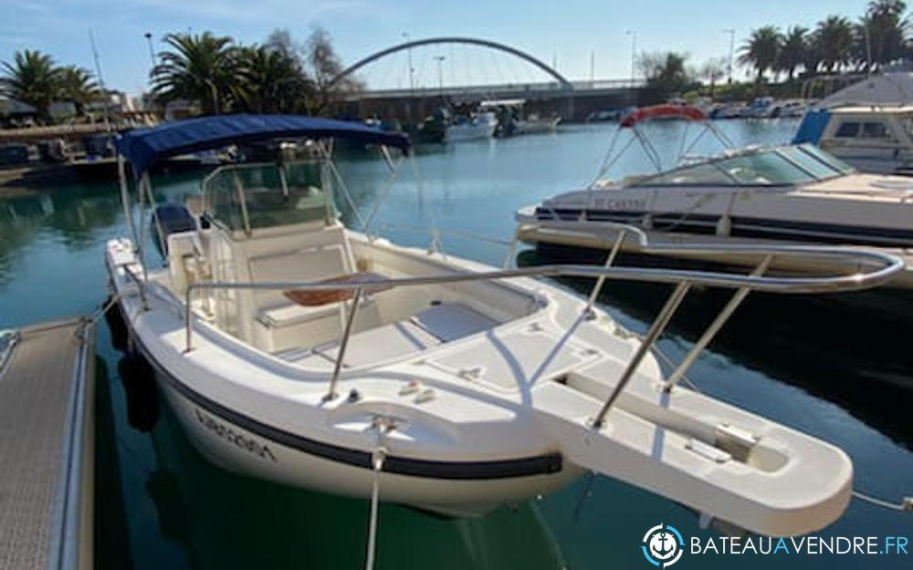 Boston Whaler 26 Outrage photo 2