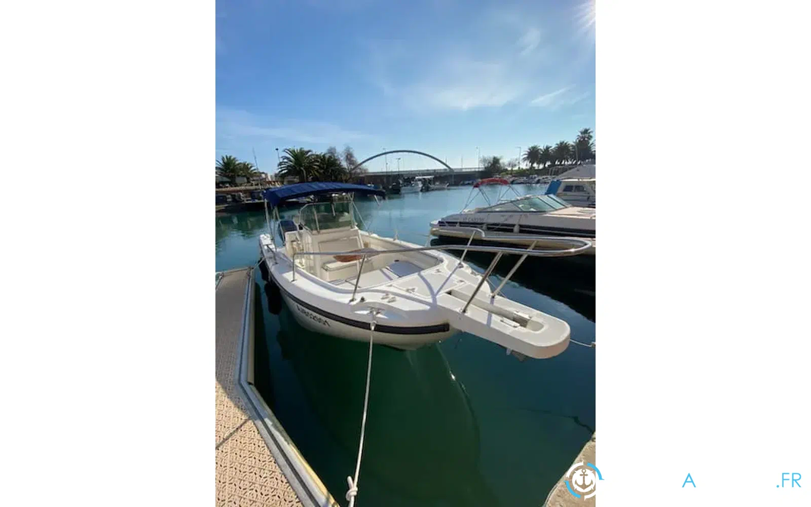 slider 1 Boston Whaler 26 Outrage