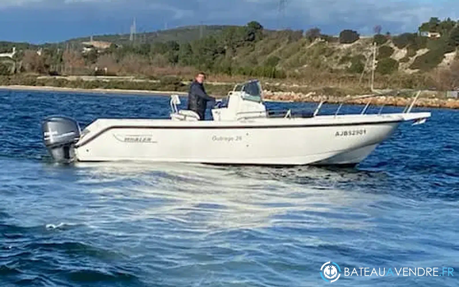 slider 6 Boston Whaler 26 Outrage