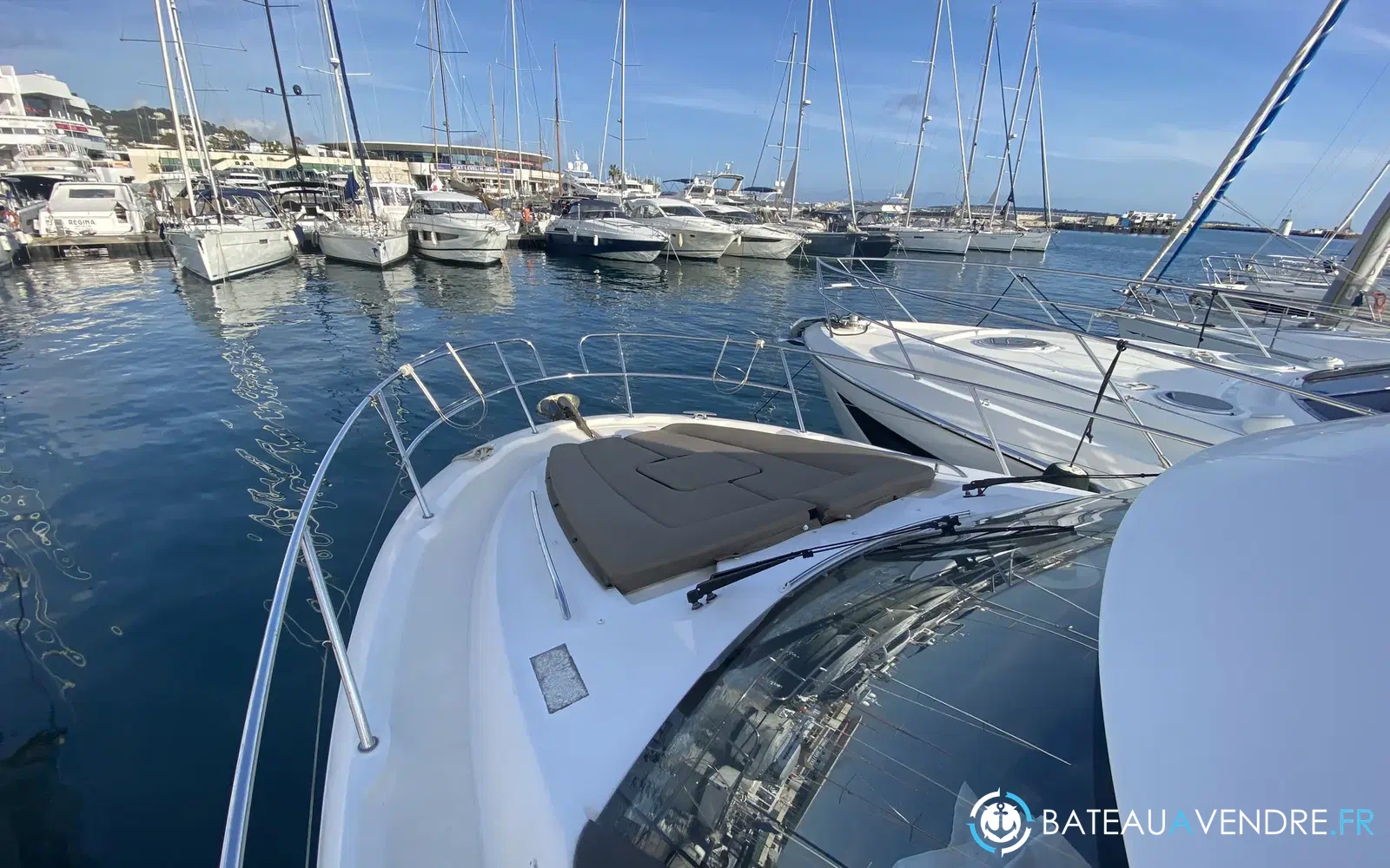 slider 3 Jeanneau Prestige 350 Fly