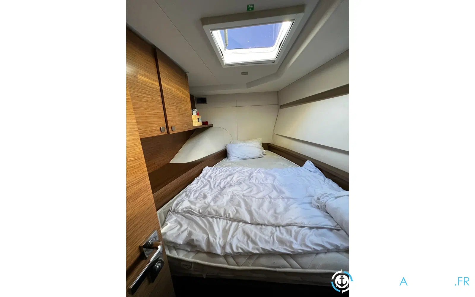 slider 12 Fountaine Pajot My 37