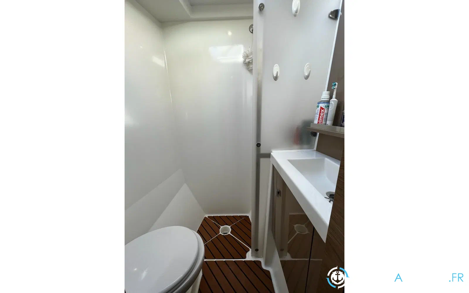 slider 16 Fountaine Pajot My 37