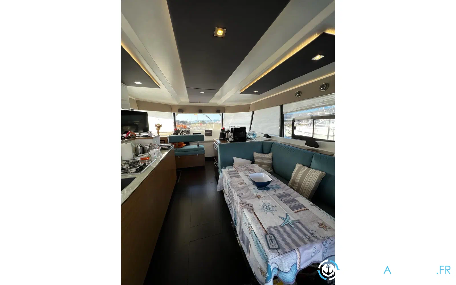 slider 1 Fountaine Pajot My 37