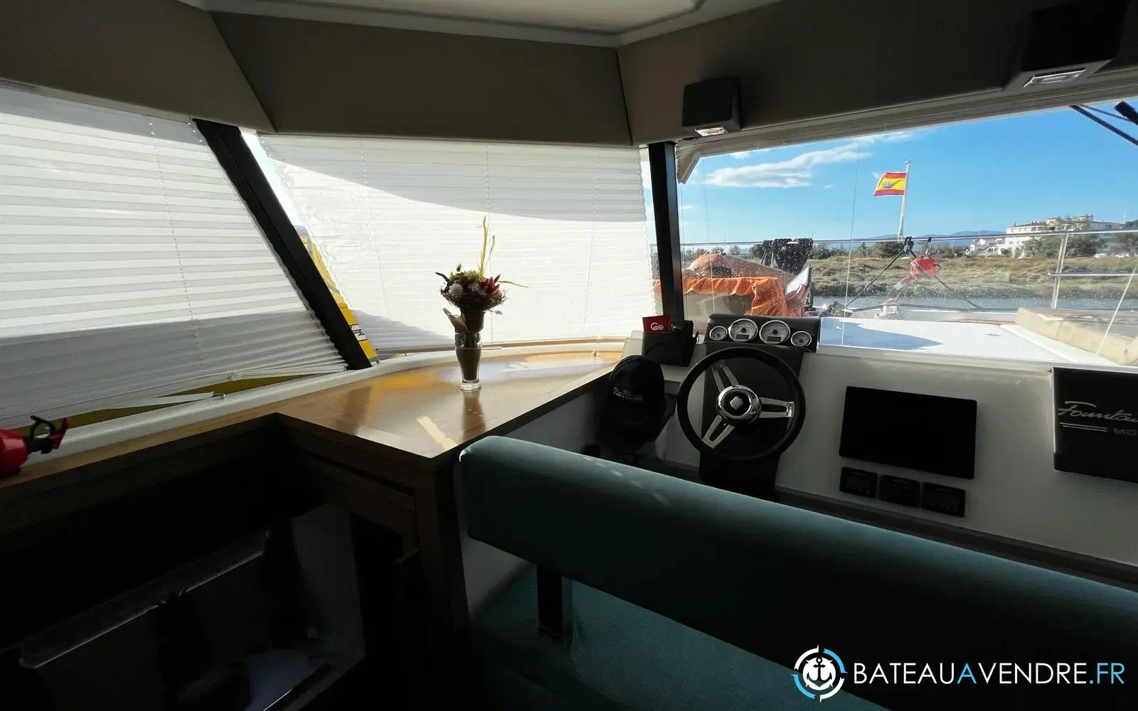 slider 2 Fountaine Pajot My 37