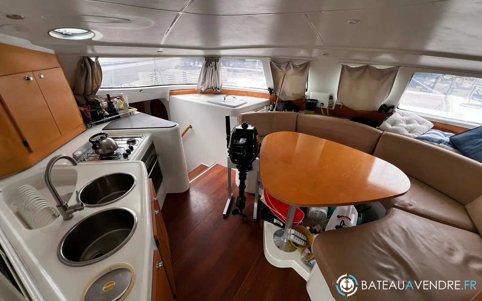 slider 19 Fountaine Pajot Lavezzi 40