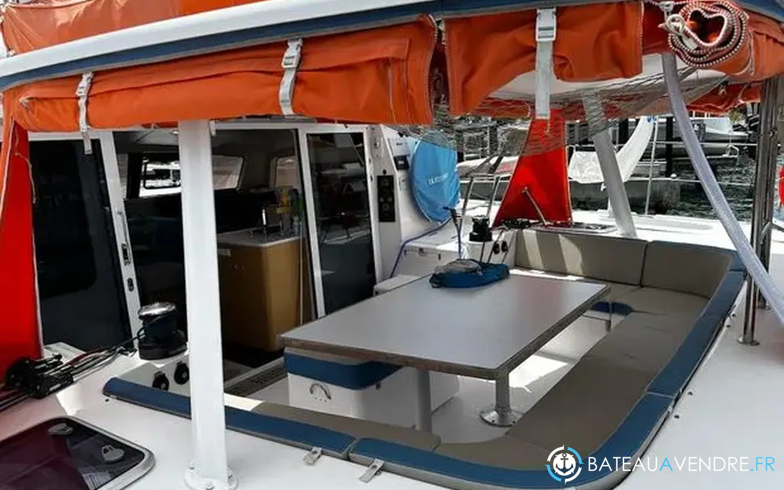 slider 15 Outremer 51