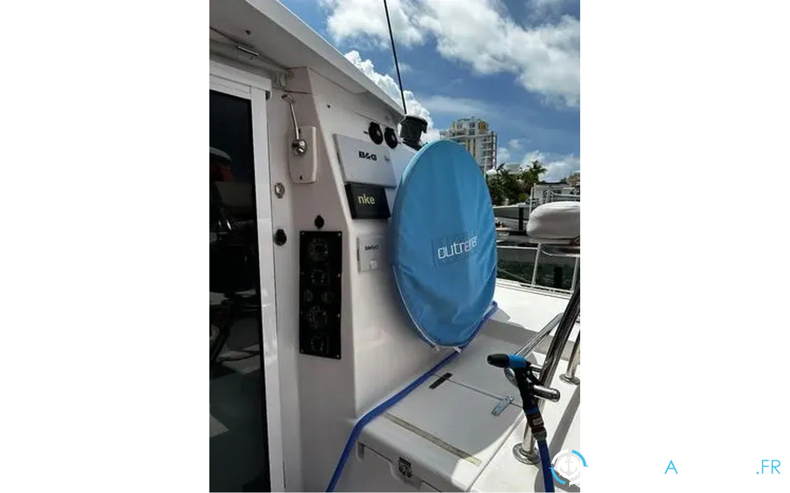 slider 16 Outremer 51