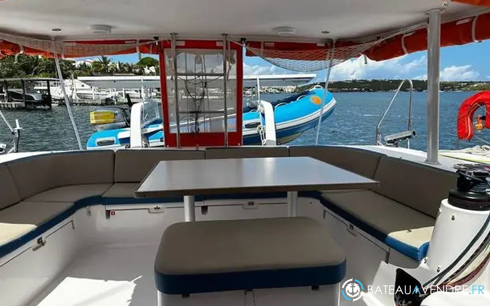 slider 17 Outremer 51