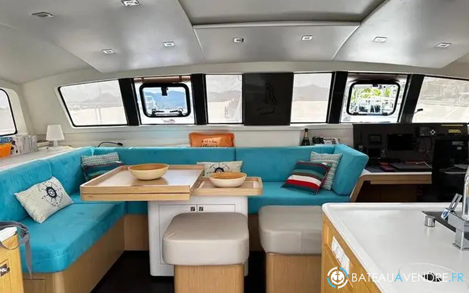 slider 18 Outremer 51