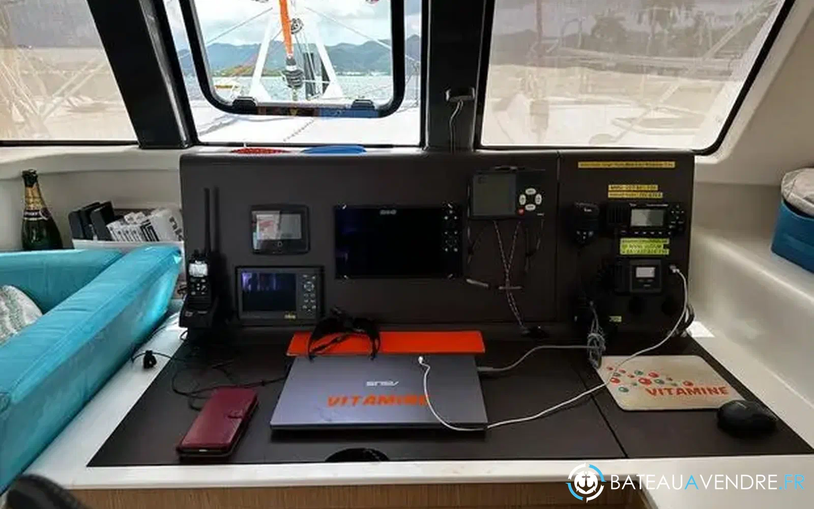 slider 20 Outremer 51