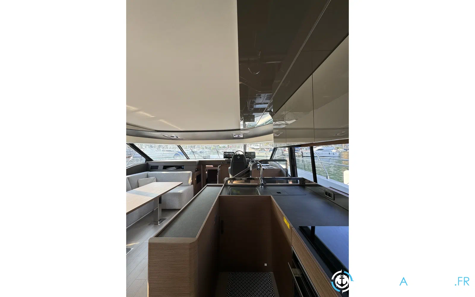 slider 18 Prestige Yachts M48