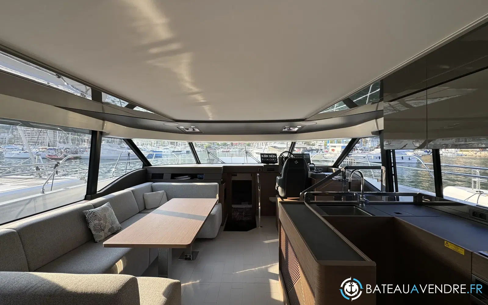 slider 2 Prestige Yachts M48