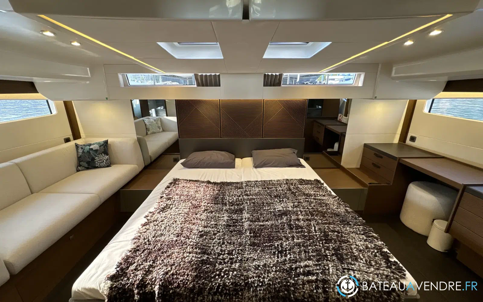 slider 3 Prestige Yachts M48