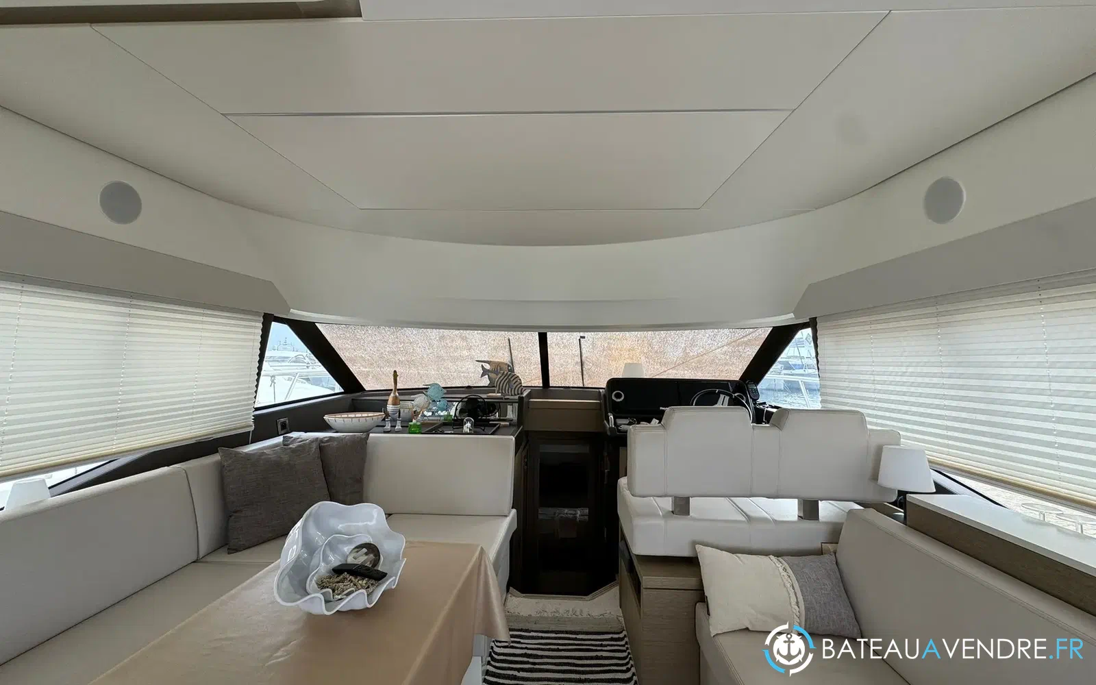 slider 3 Prestige Yachts 460 Fly