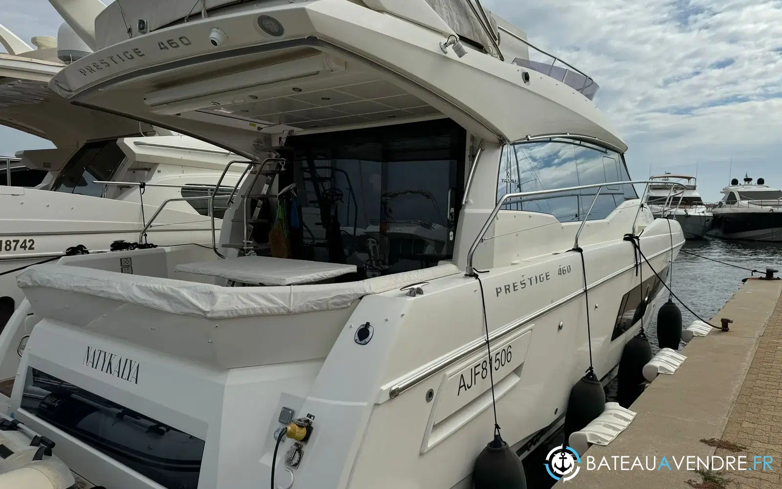 slider 4 Prestige Yachts 460 Fly