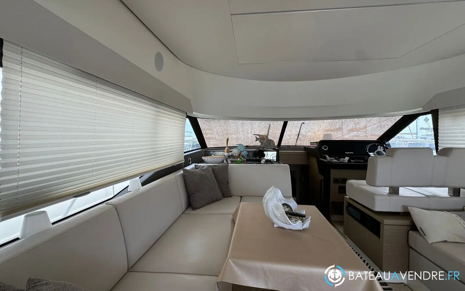 slider 5 Prestige Yachts 460 Fly