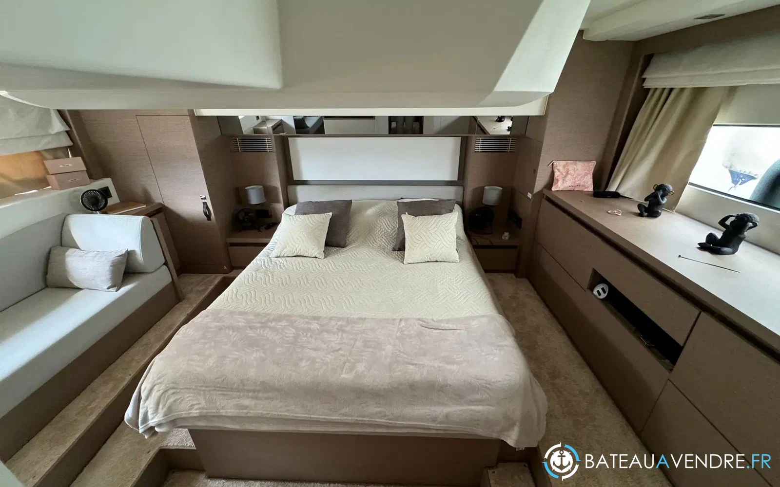 slider 7 Prestige Yachts 460 Fly