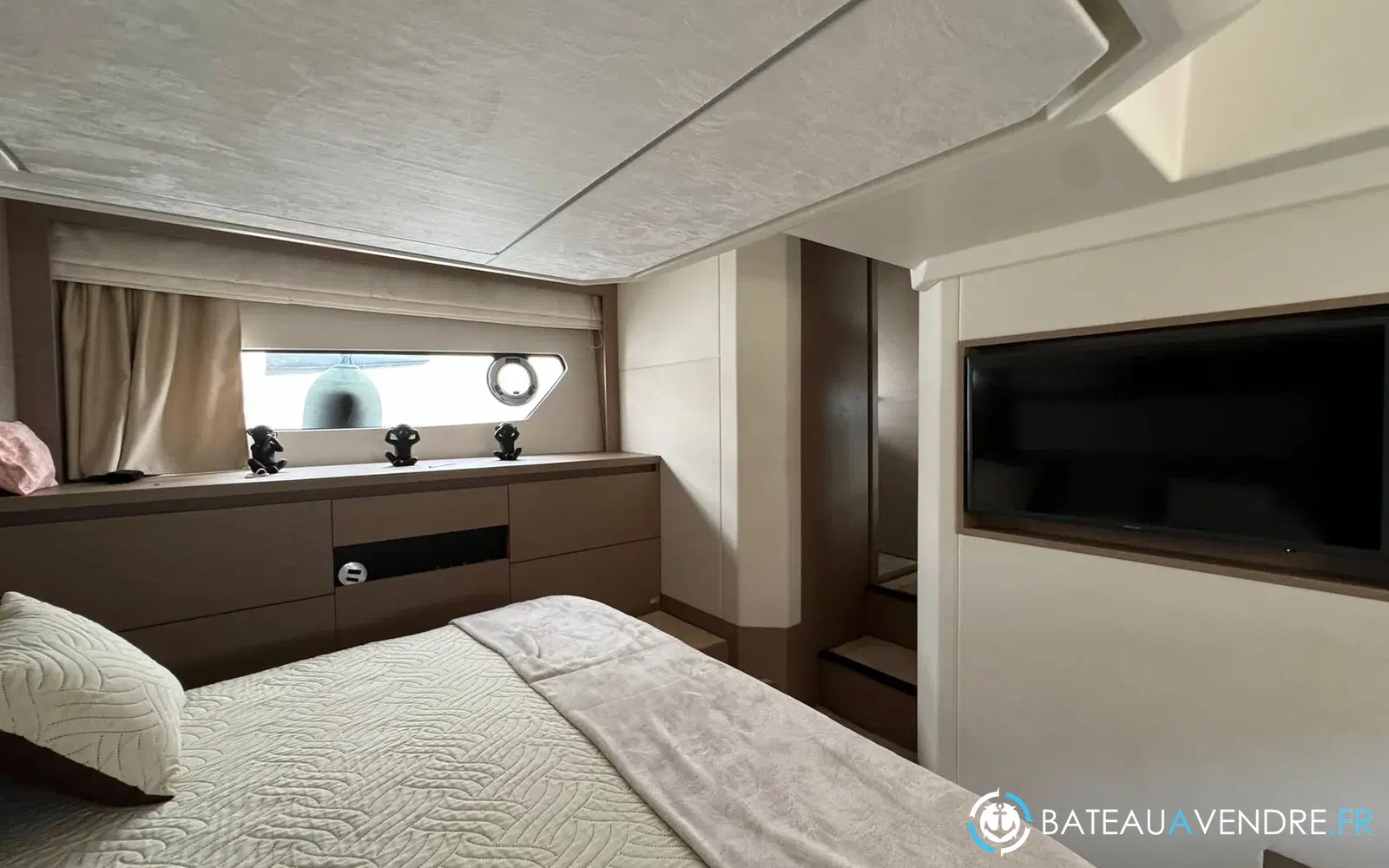 slider 8 Prestige Yachts 460 Fly