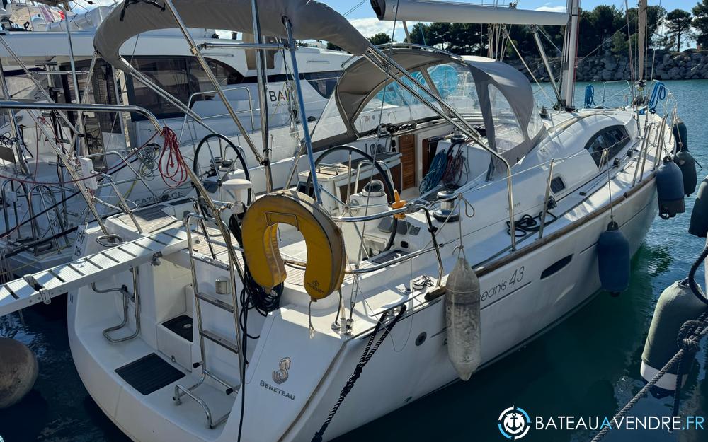 Beneteau Oceanis 43 photo 2