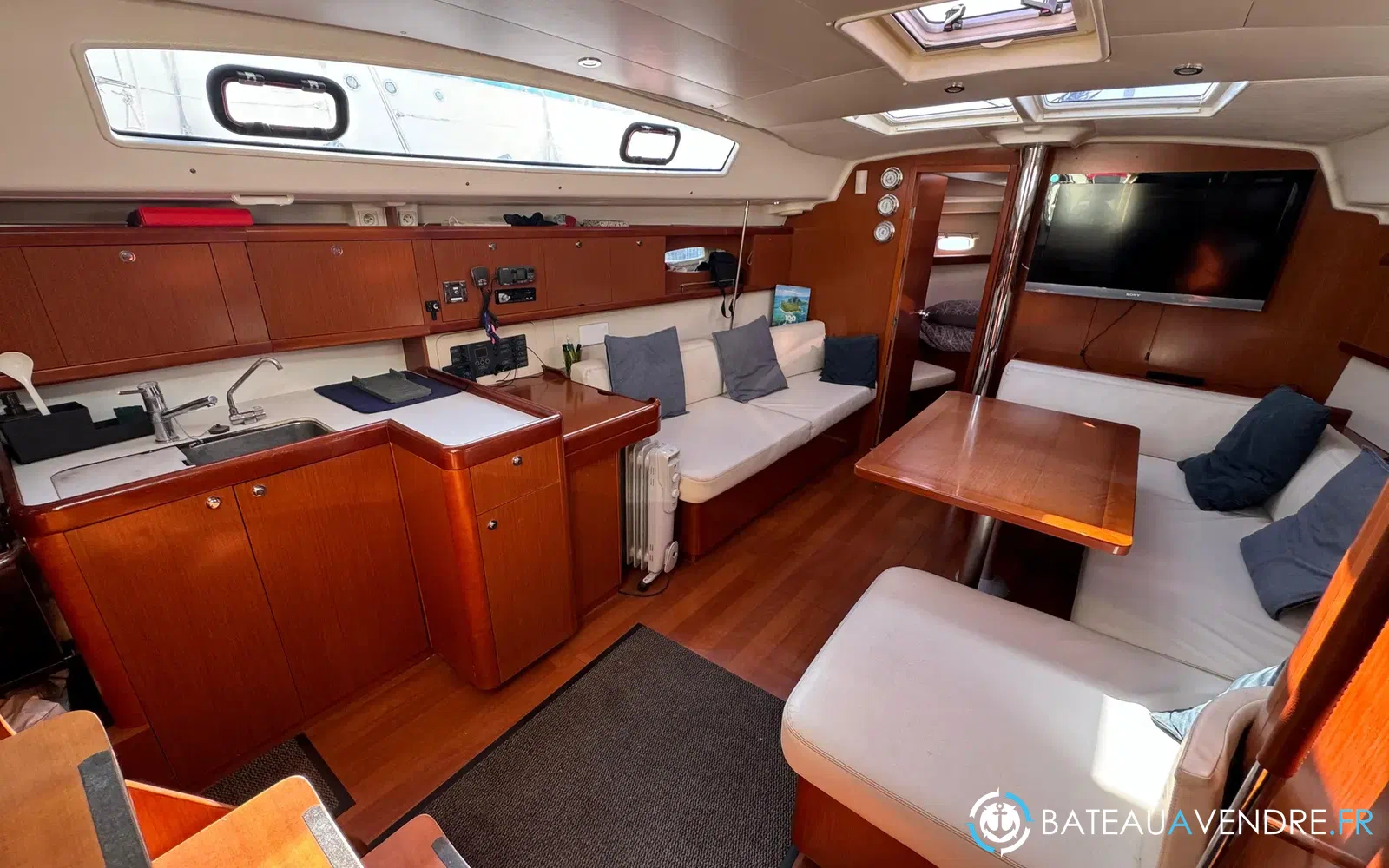 slider 3 Beneteau Oceanis 43