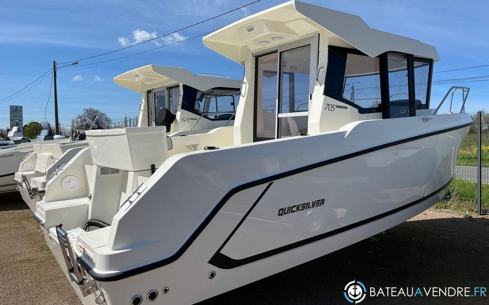 Quicksilver 705 Pilothouse photo 2