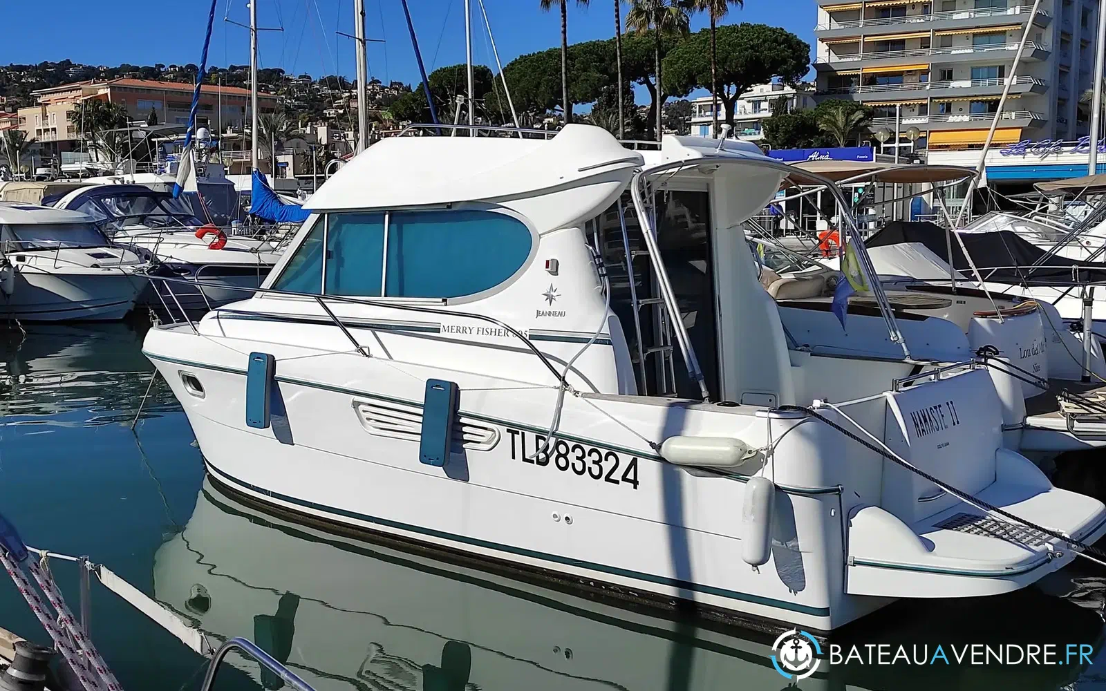 slider 0 Jeanneau Merry Fisher 805