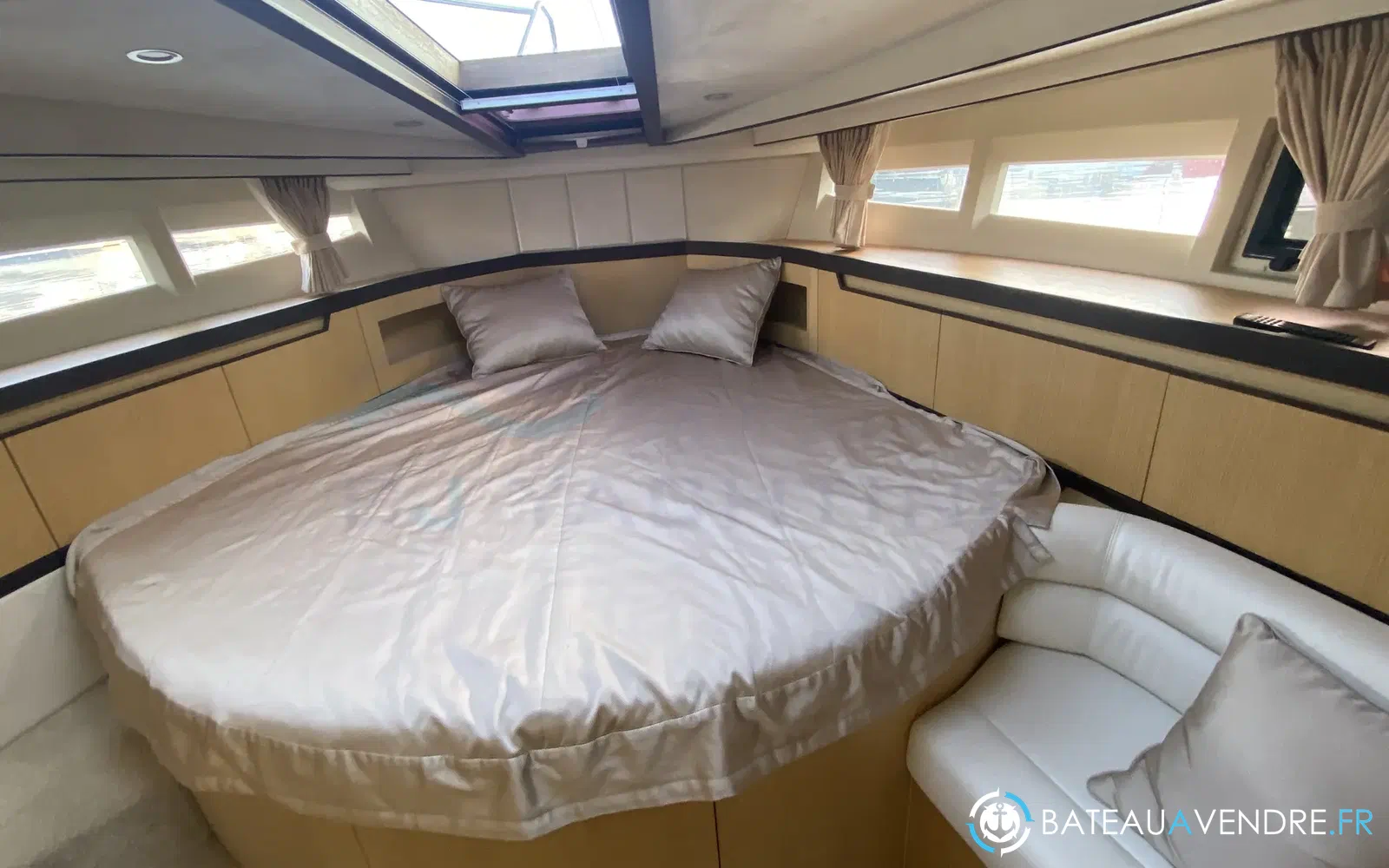 slider 15 Galeon 405 HTL