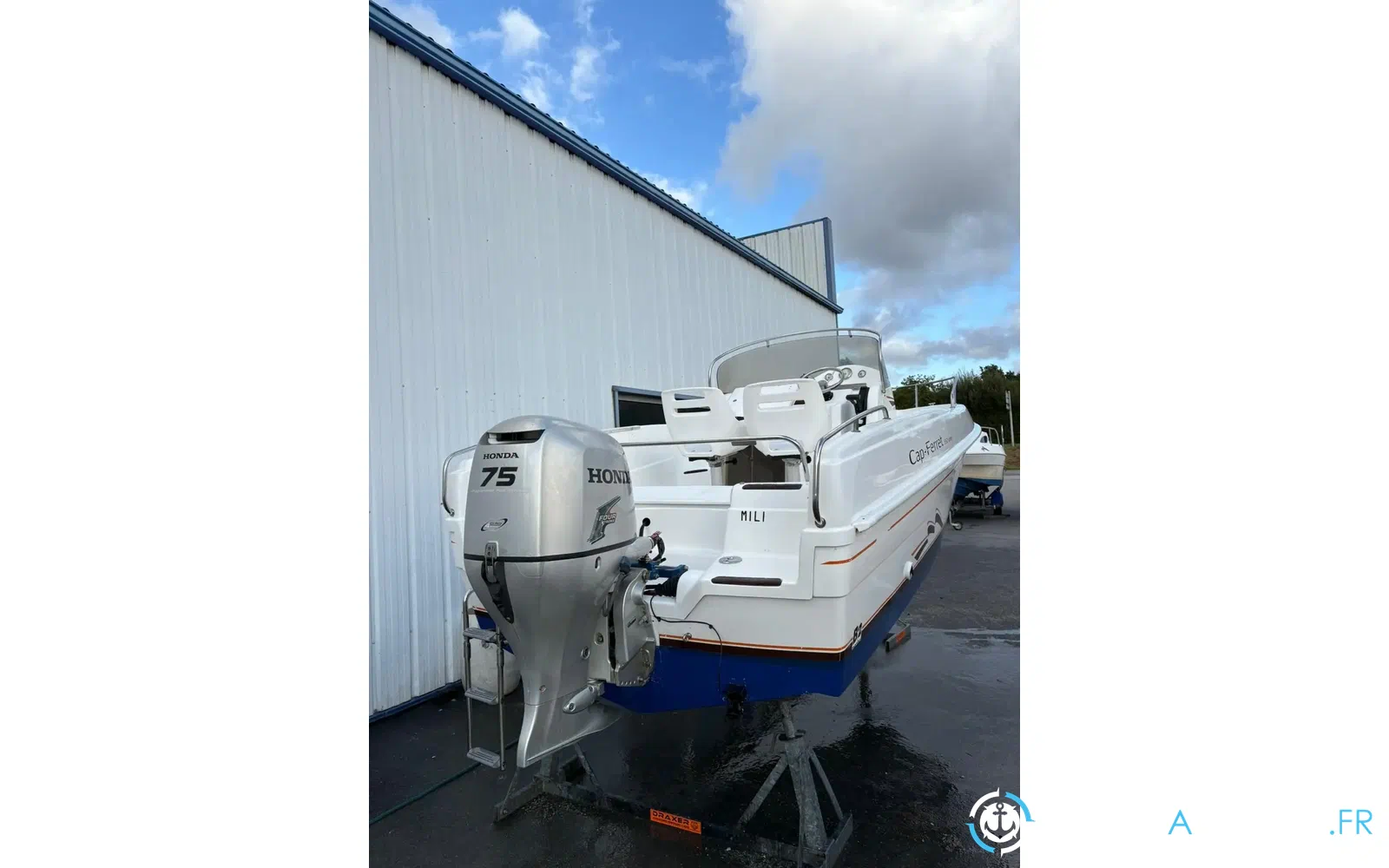 slider 2 B2 Marine Cap Ferret 552 Open