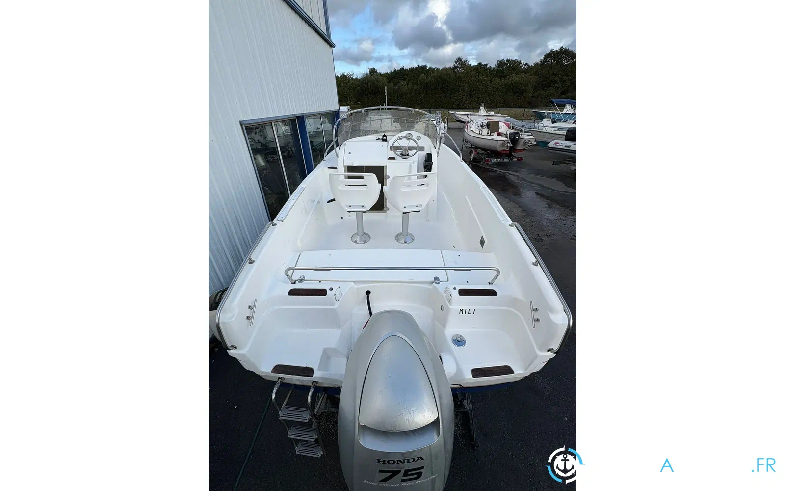 slider 1 B2 Marine Cap Ferret 552 Open