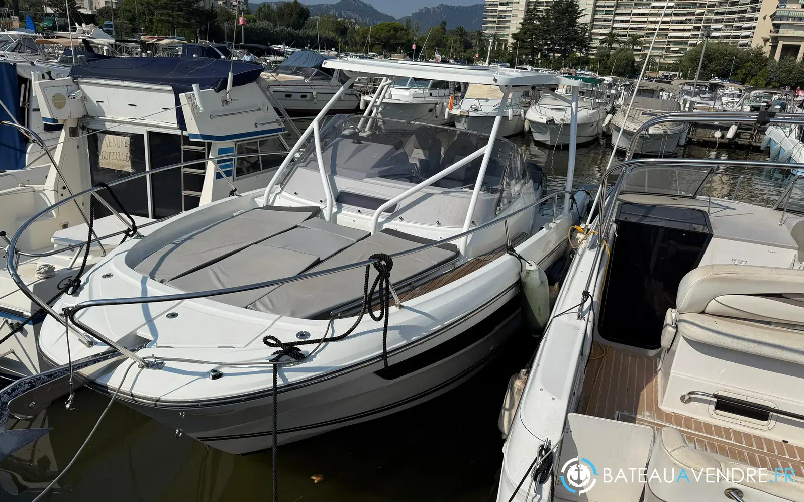 slider 1 Jeanneau Cap Camarat 9.0 WA