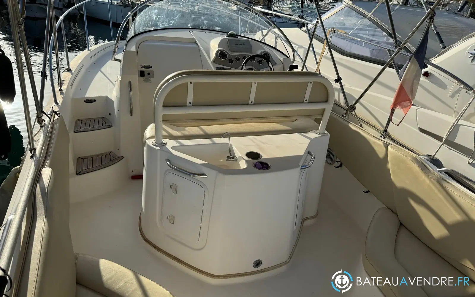 slider 3 Bayliner Avanti 8