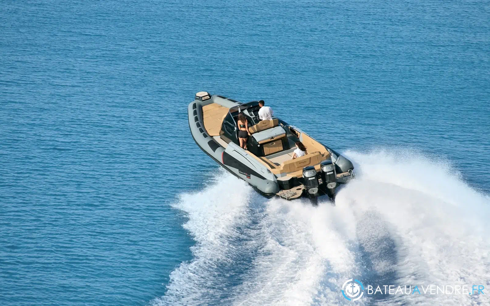 slider 3 Ranieri Cayman 38 Executive