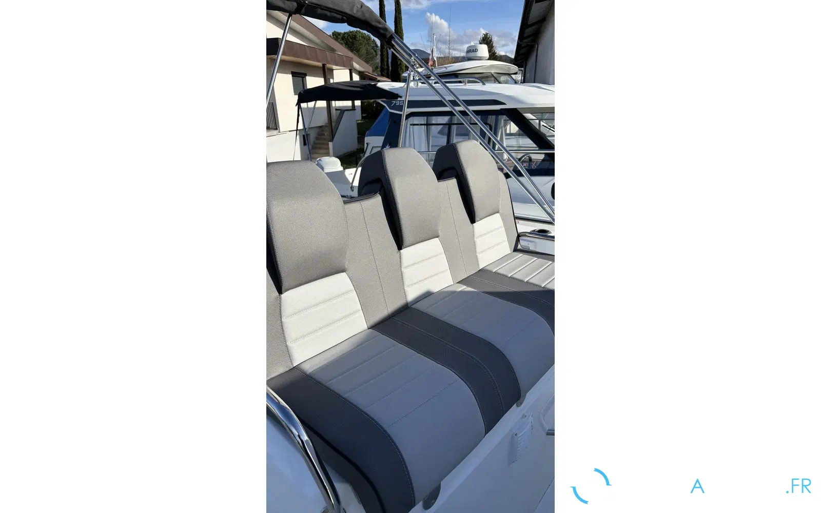slider 8 Jeanneau Cap Camarat 9.0 CC