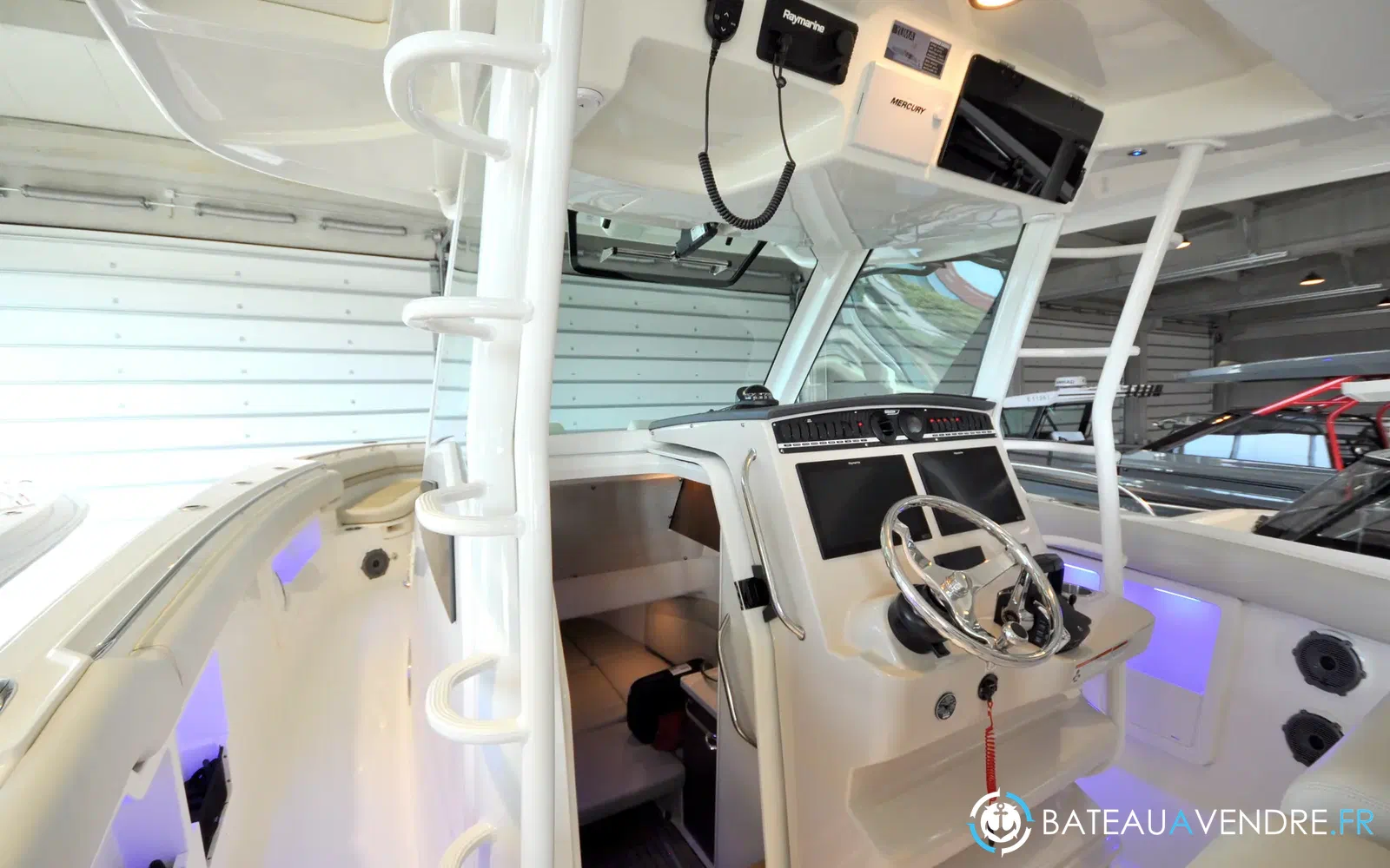 slider 10 Boston Whaler 380 Outrage