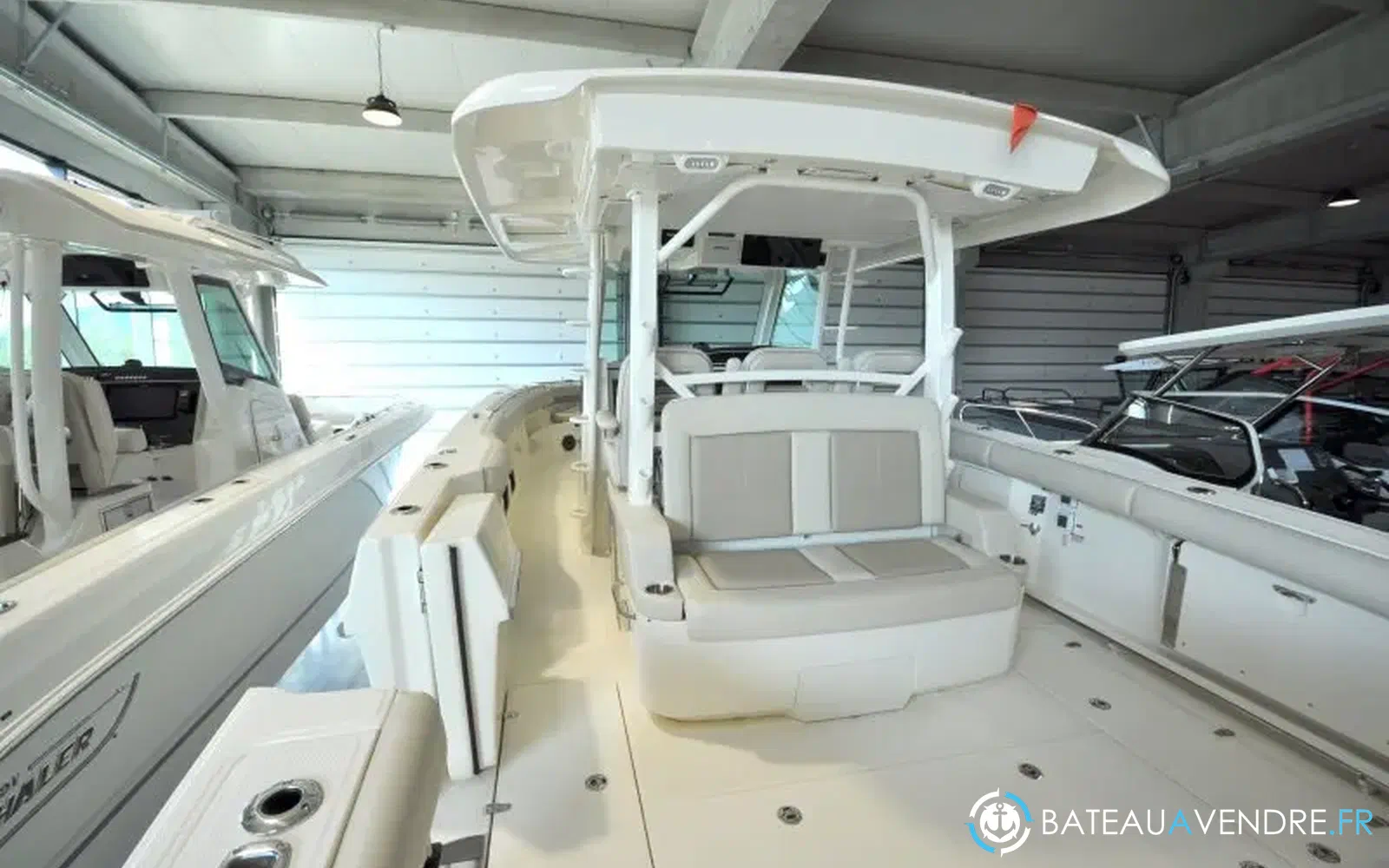 slider 17 Boston Whaler 380 Outrage