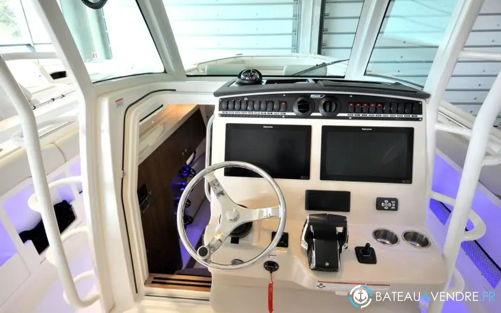 slider 19 Boston Whaler 380 Outrage