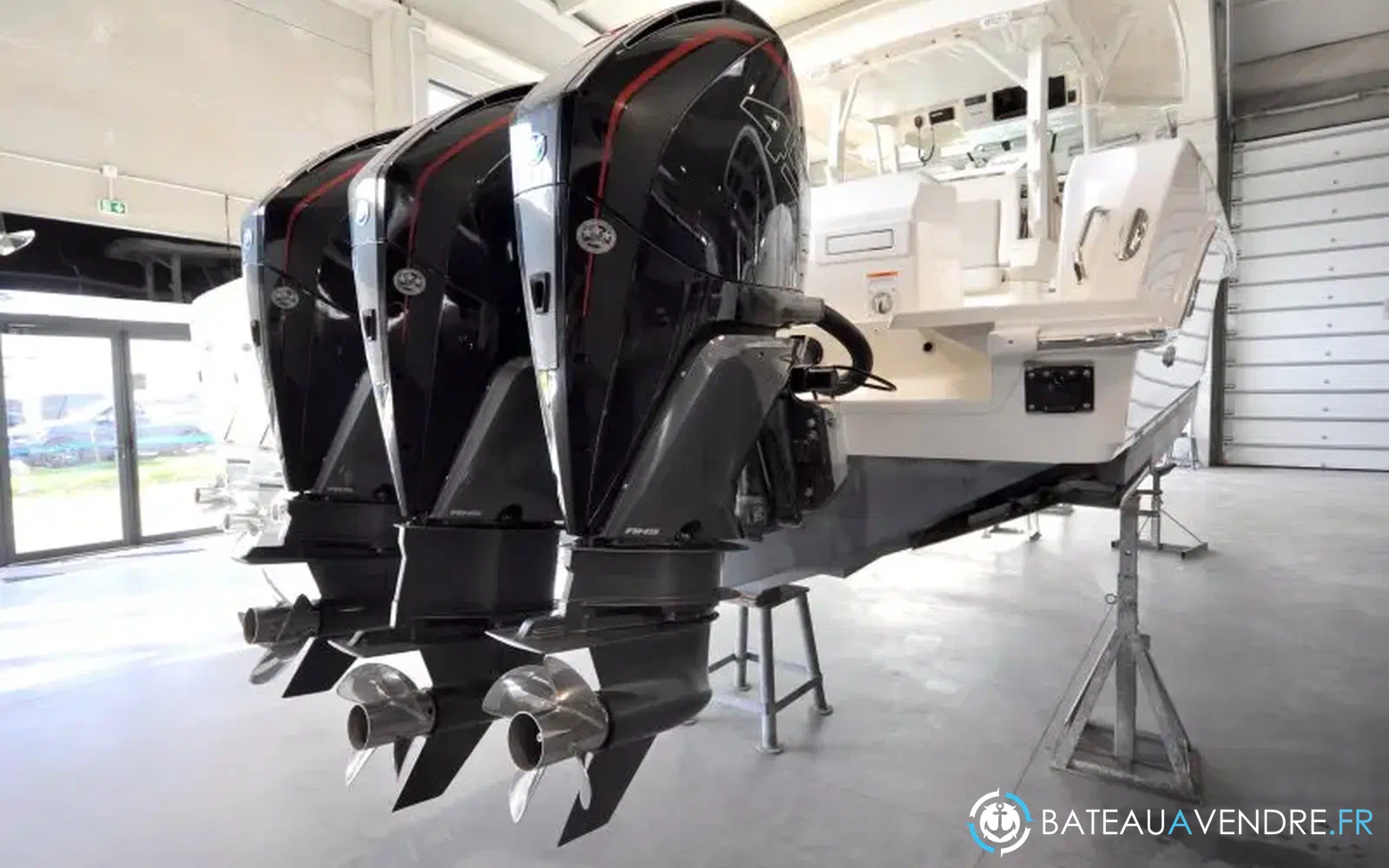 slider 28 Boston Whaler 380 Outrage