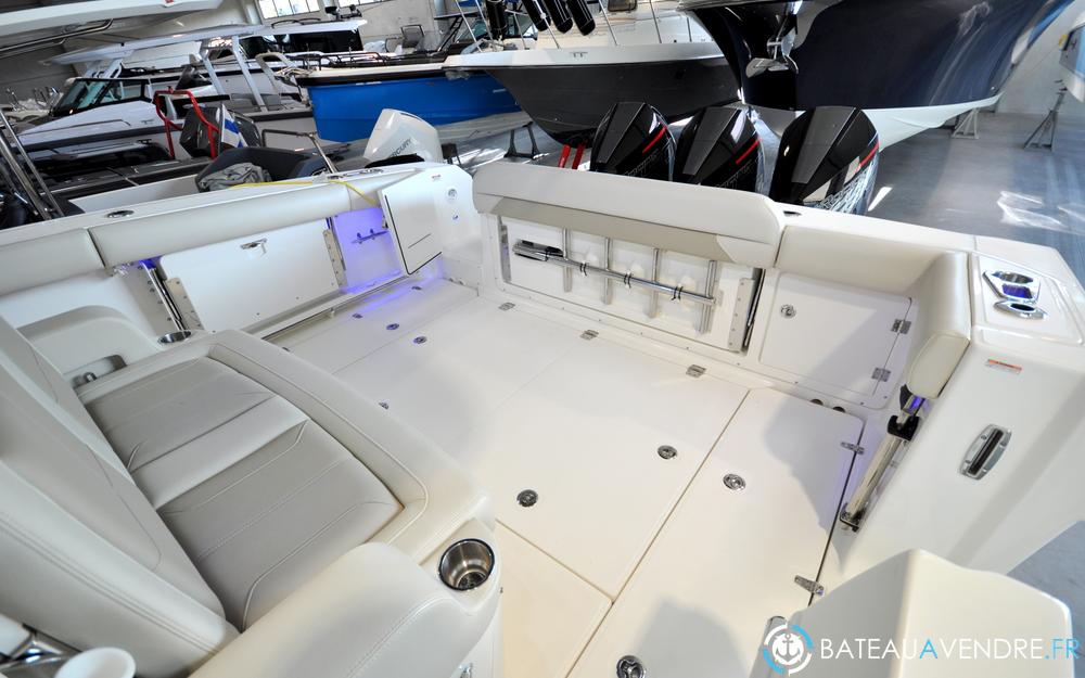 Boston Whaler  380 Outrage  photo 3