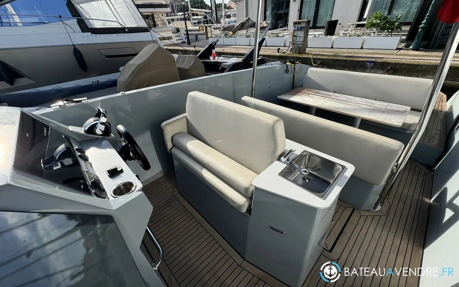 slider 7 Rand Boats Escape 30