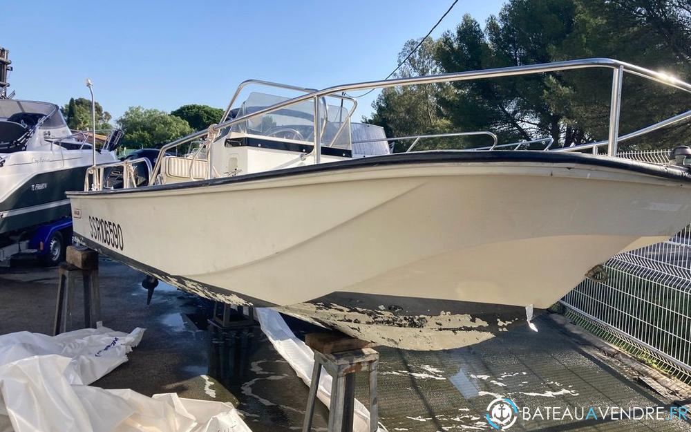 Boston Whaler 17 Montauk photo 2