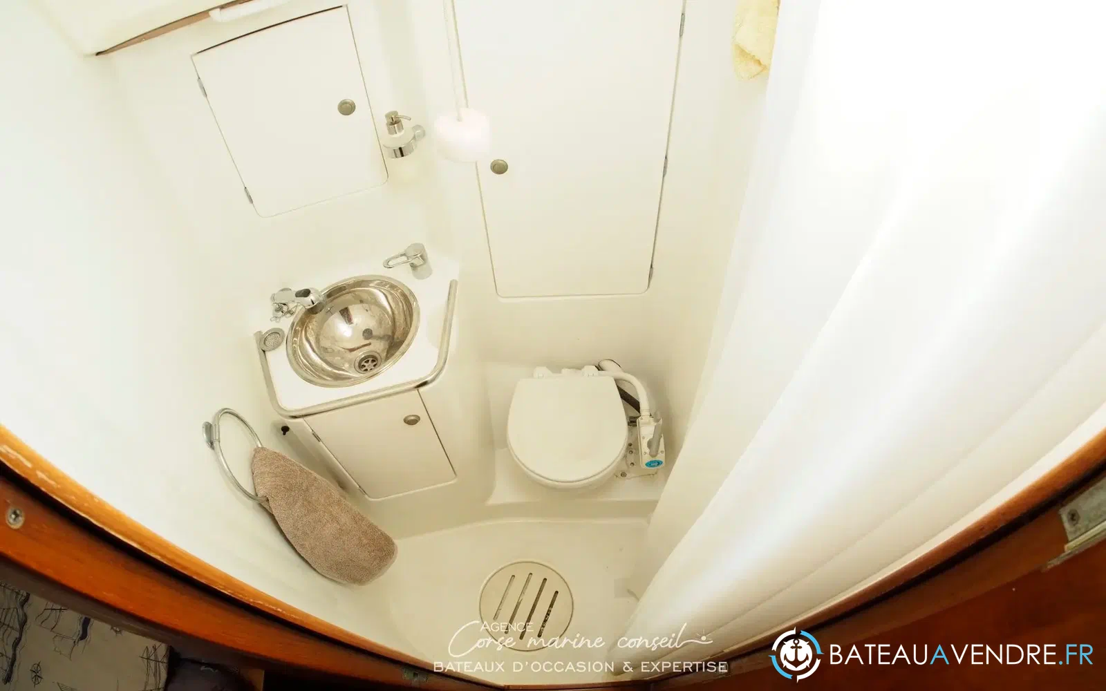 slider 13 Jeanneau Sun Odyssey 40