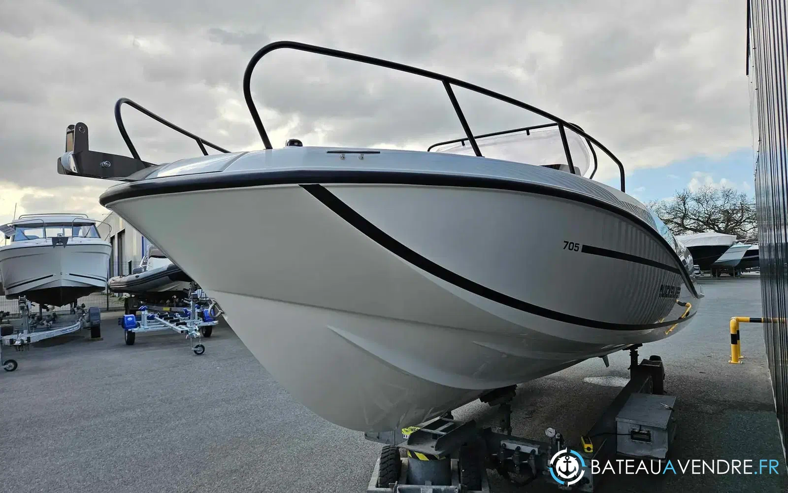 slider 17 Quicksilver Activ 705 open
