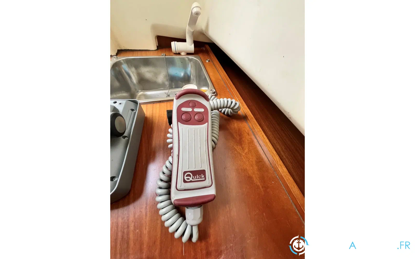 slider 12 Jeanneau Cap Camarat 755 WA
