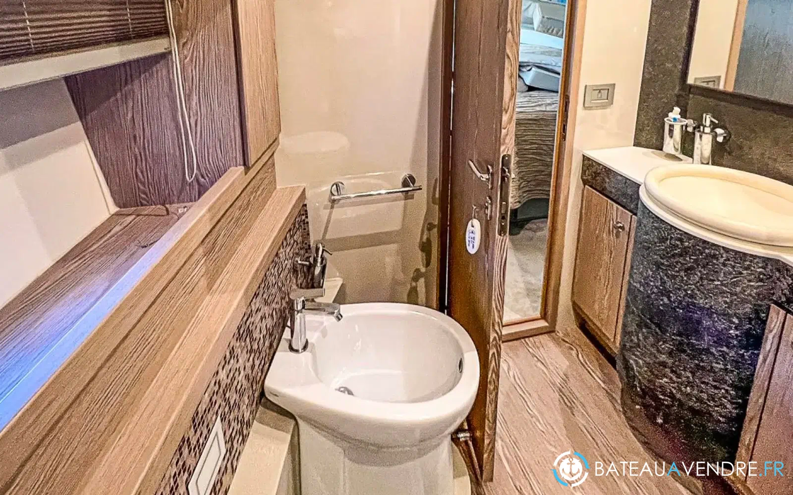 slider 15 Ferretti 650