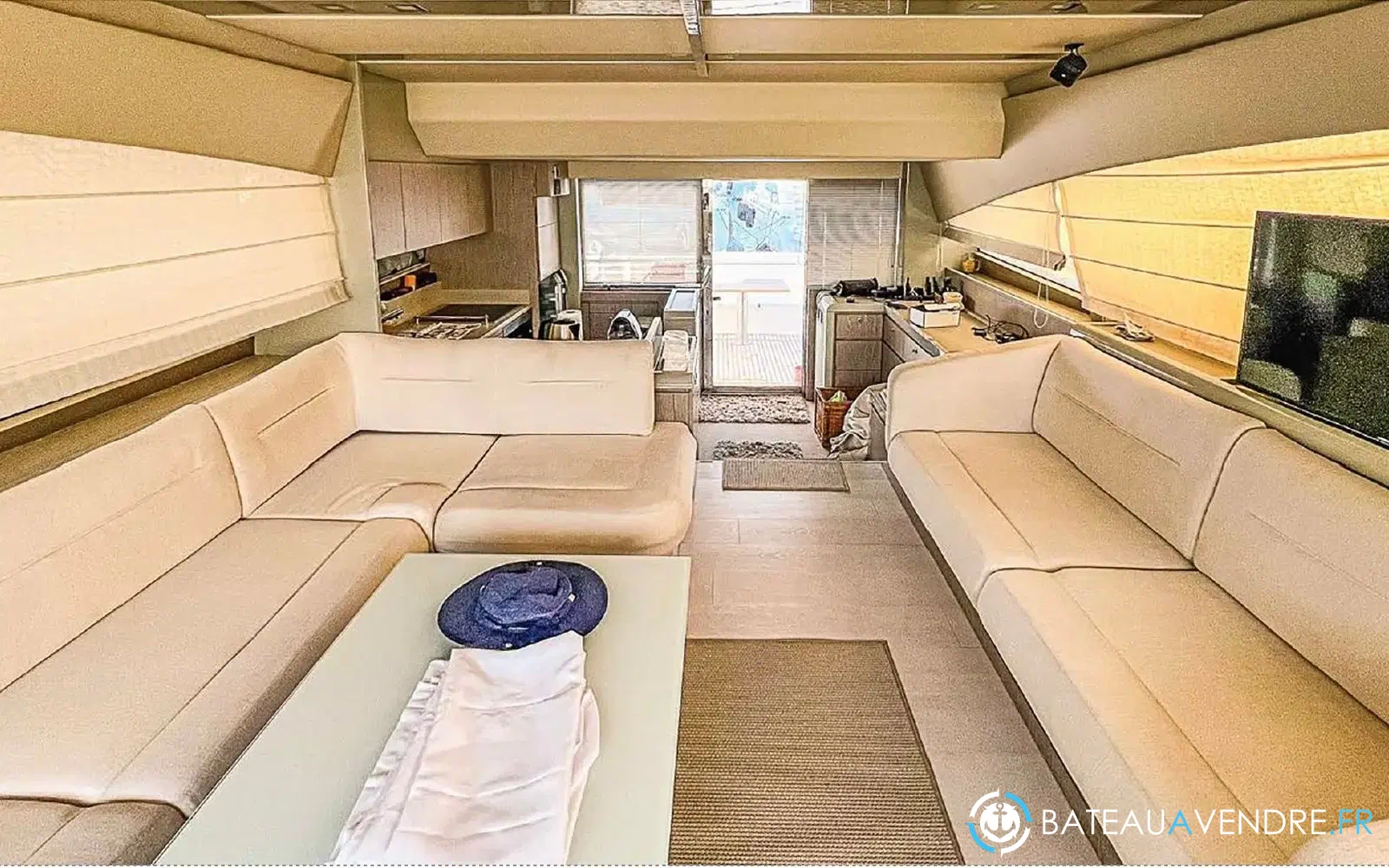 slider 8 Ferretti 650