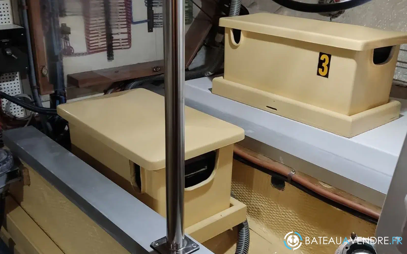 slider 12 Grand Banks 42 Classic