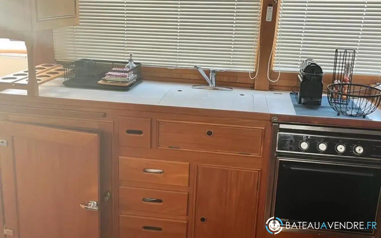 slider 8 Grand Banks 42 Classic
